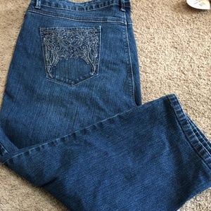 Womens dark wash capris